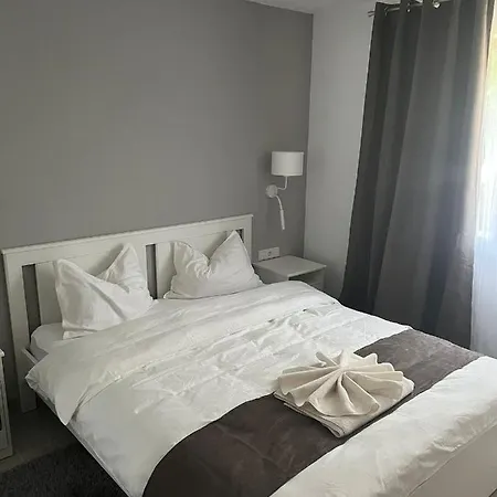 B2 Langa Strandul Banffy ロッジ
